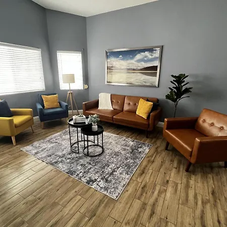 Vintage Residence Whit 3 Bedroom And Billard Table